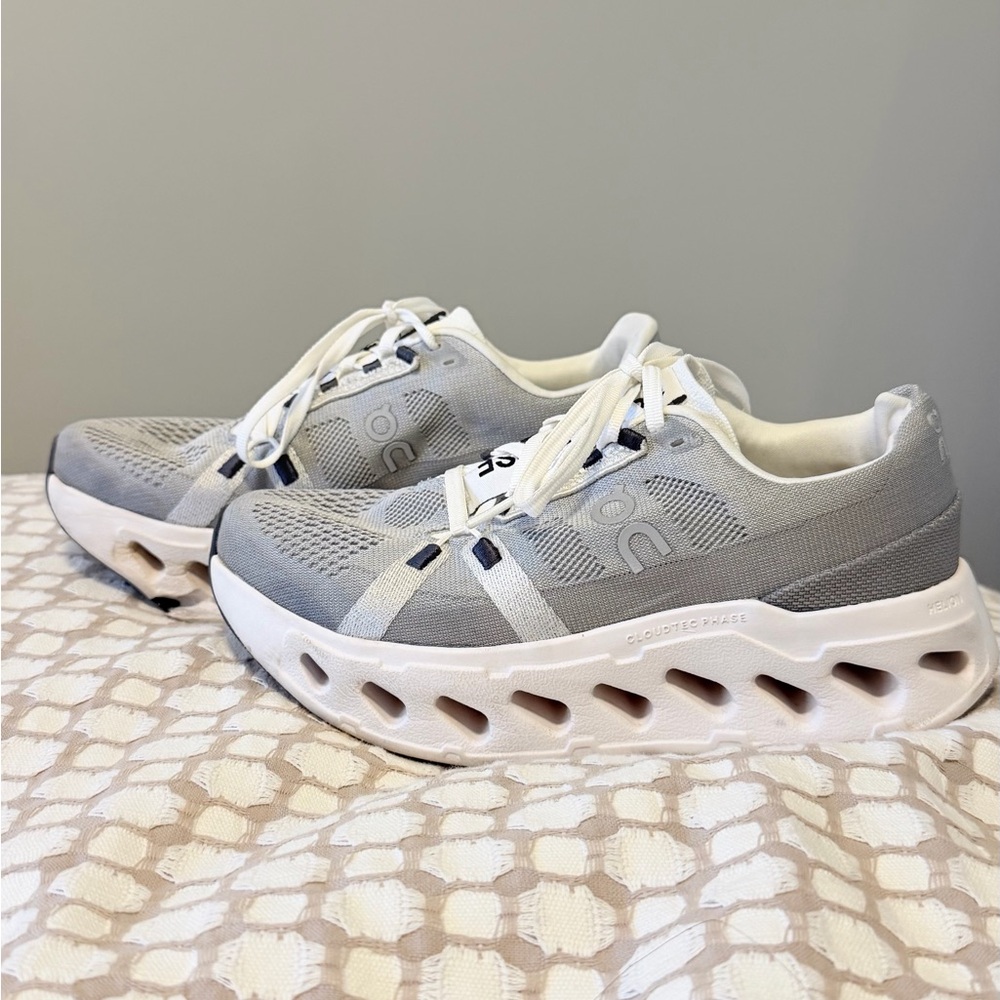 ON Women’s Cloudeclipse 1 W Alloy White